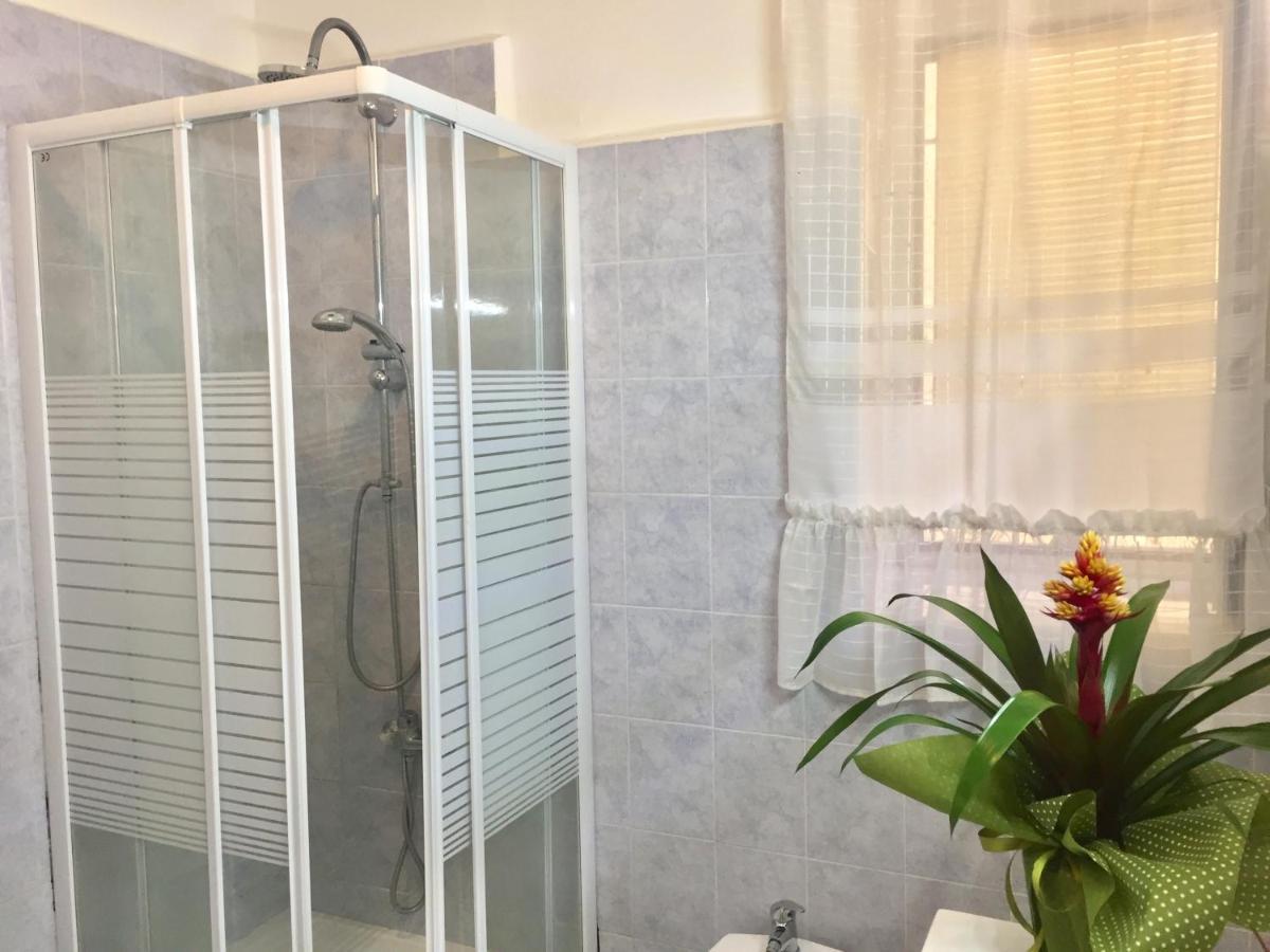 Vesuvio House Appartamento Indipendente E Centrale Сант'Анджелло Экстерьер фото